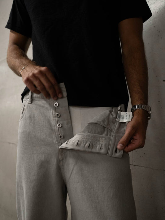 Comfort Fit Raw Jeans